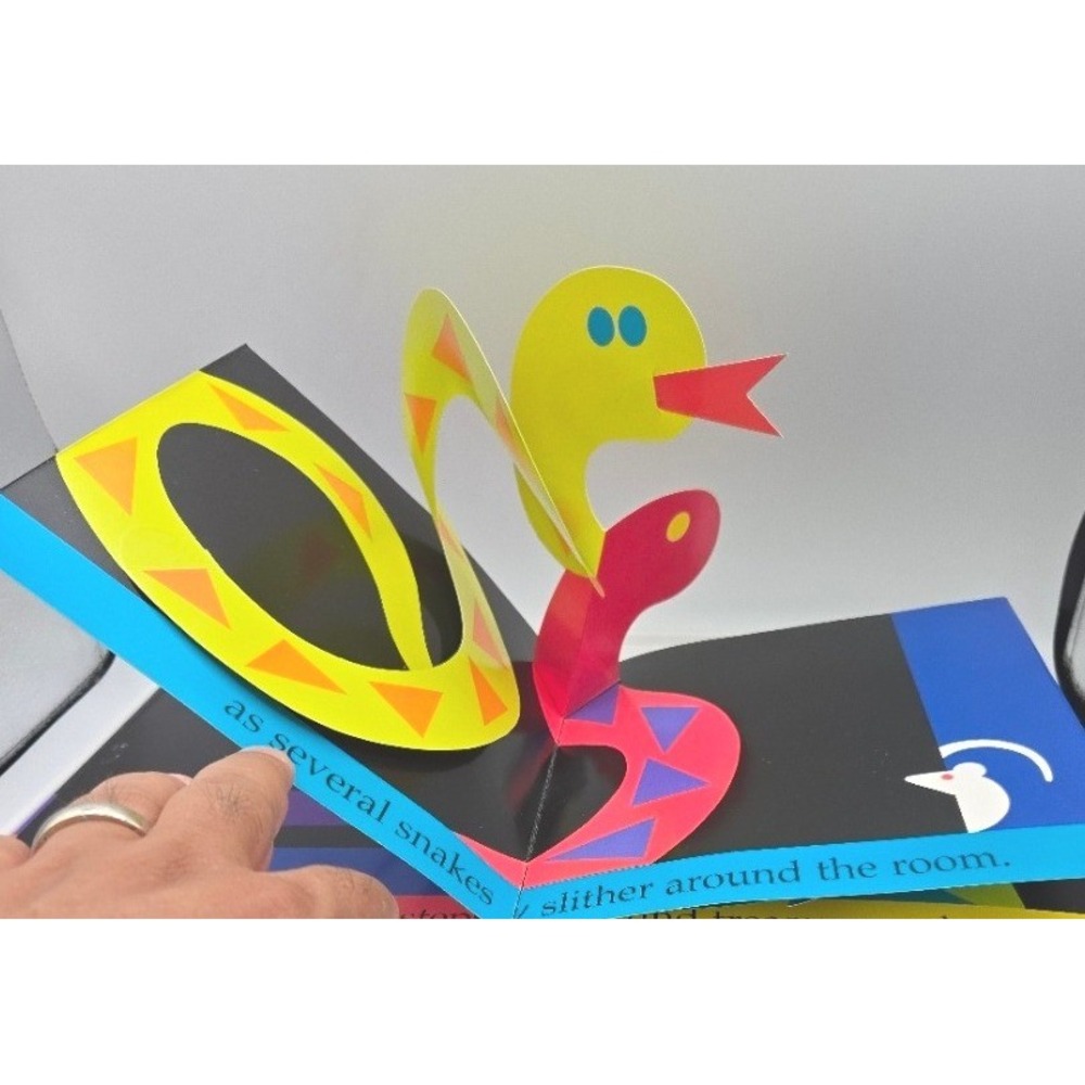 The Mummy's Tomb: A Pop-Up Book by Robert Sabuda - Picture 3 of 8